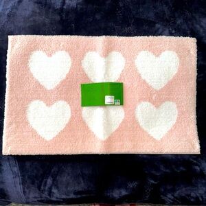 NEW! KATE SPADE Bath Rug Blush Pink with White Hearts 20”x32” Brand New With Tag
